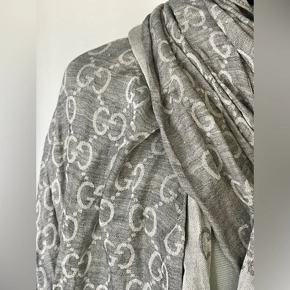 Gucci GG Lightweight wool/silk blend scarf, fringe, grey with white GGs, L, EUC - Picture 7 of 16